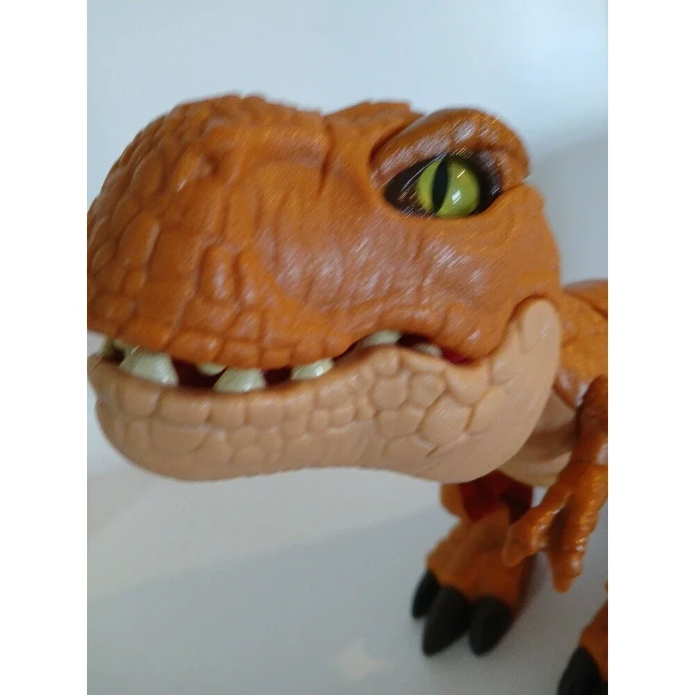 JURASSIC WORLD THRASHIN ACTION T-REX DINOSAUR MATTEL 2021